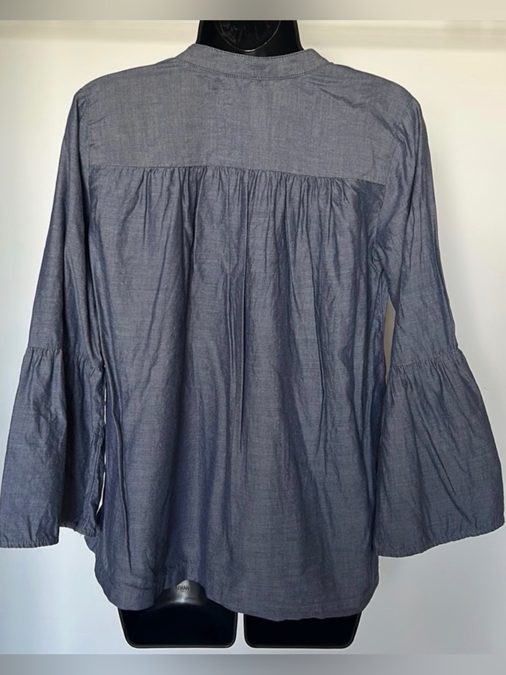 LOFT Chambray Bell Sleeve Blouse Womens XS Blue Lyocell Lightweight Top - Picture 8 of 12